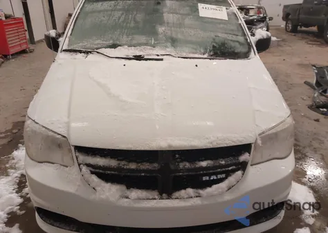 2014 Ram Cargo Tradesman z USA, uszkodzony, nr VIN 2C4JRGAG5ER352888